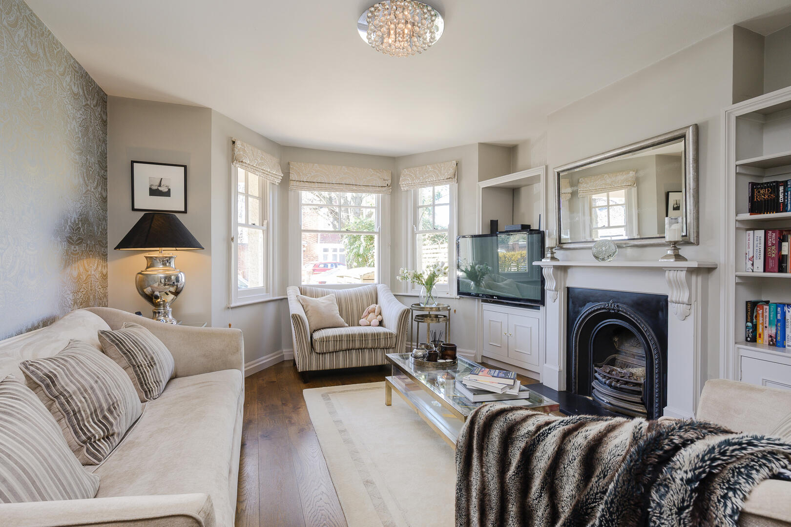 House Marksbury Avenue in Greater London