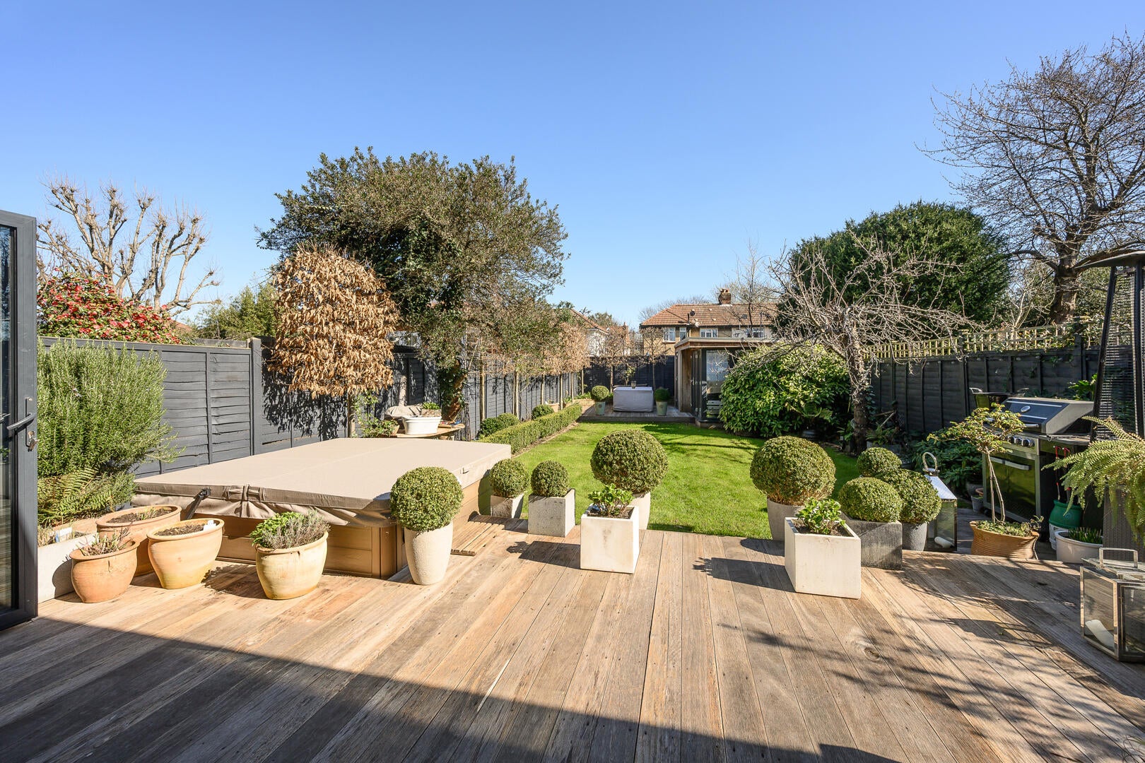House Marksbury Avenue in Greater London