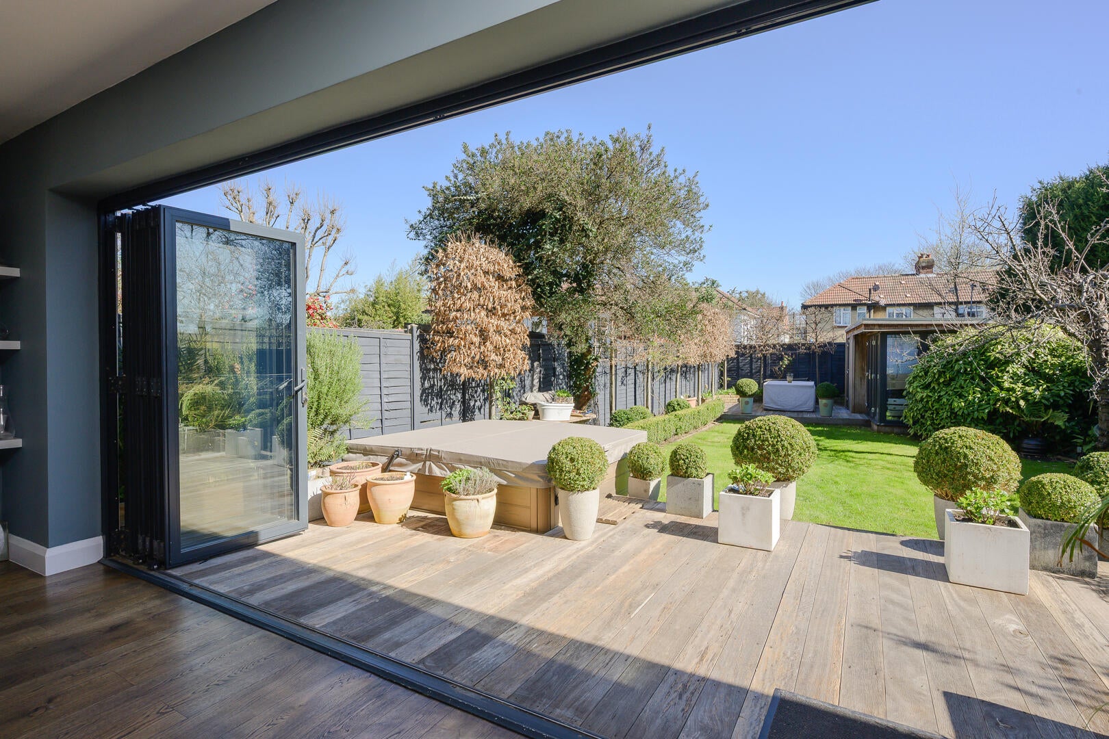 House Marksbury Avenue in Greater London