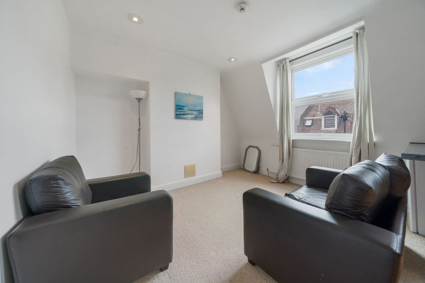 Flat Birnam Road in Greater London