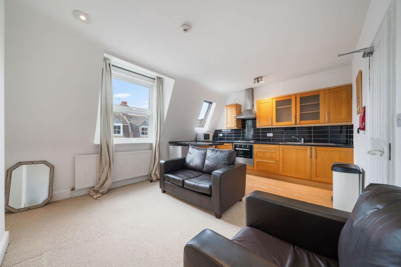 Flat Birnam Road in Greater London