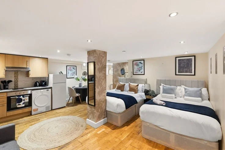 Flat Allington Road in Greater London