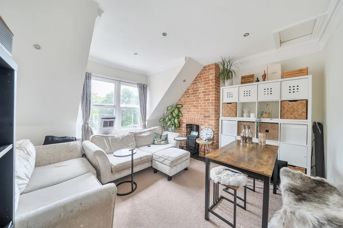 Flat London Road in St Albans