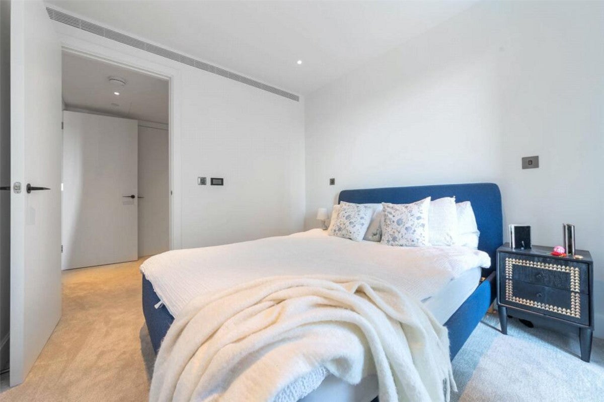 House Silver Road in Greater London