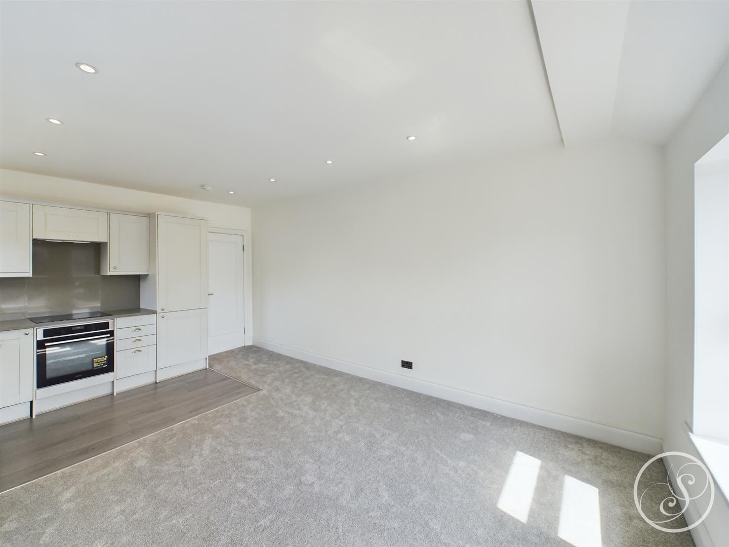Flat Cheltenham Crescent in Harrogate