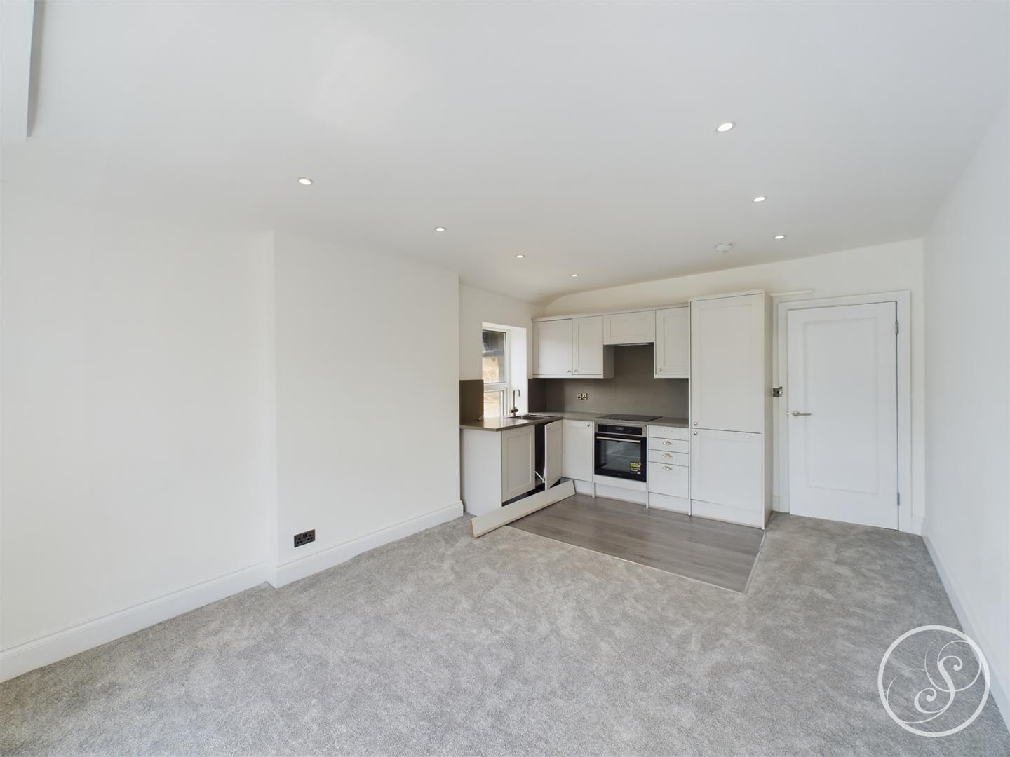 Flat Cheltenham Crescent in Harrogate