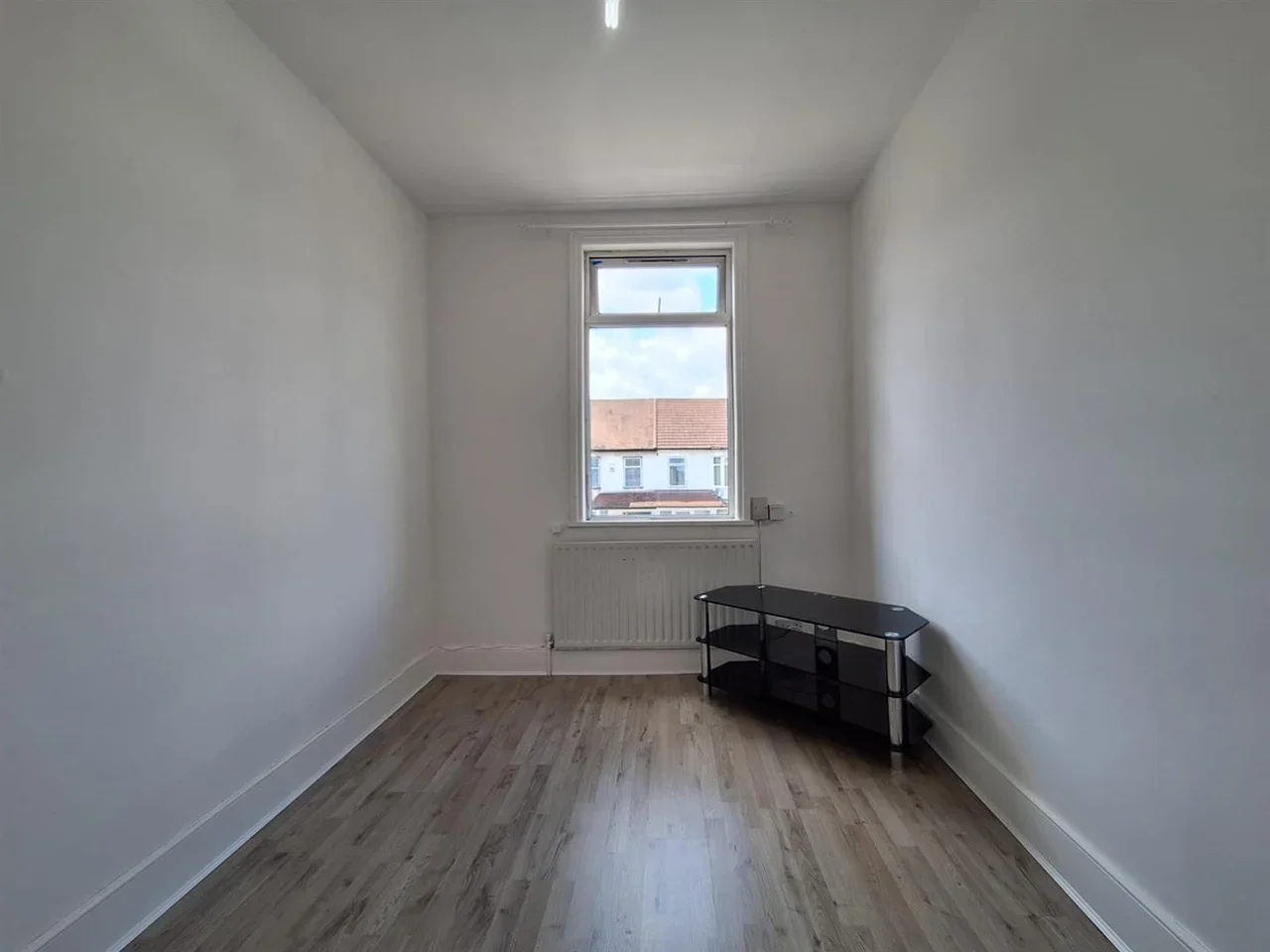 Flat Ladysmith Road in Greater London