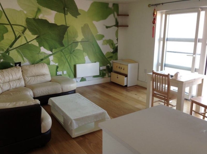 Flat Tiltman Place in Greater London