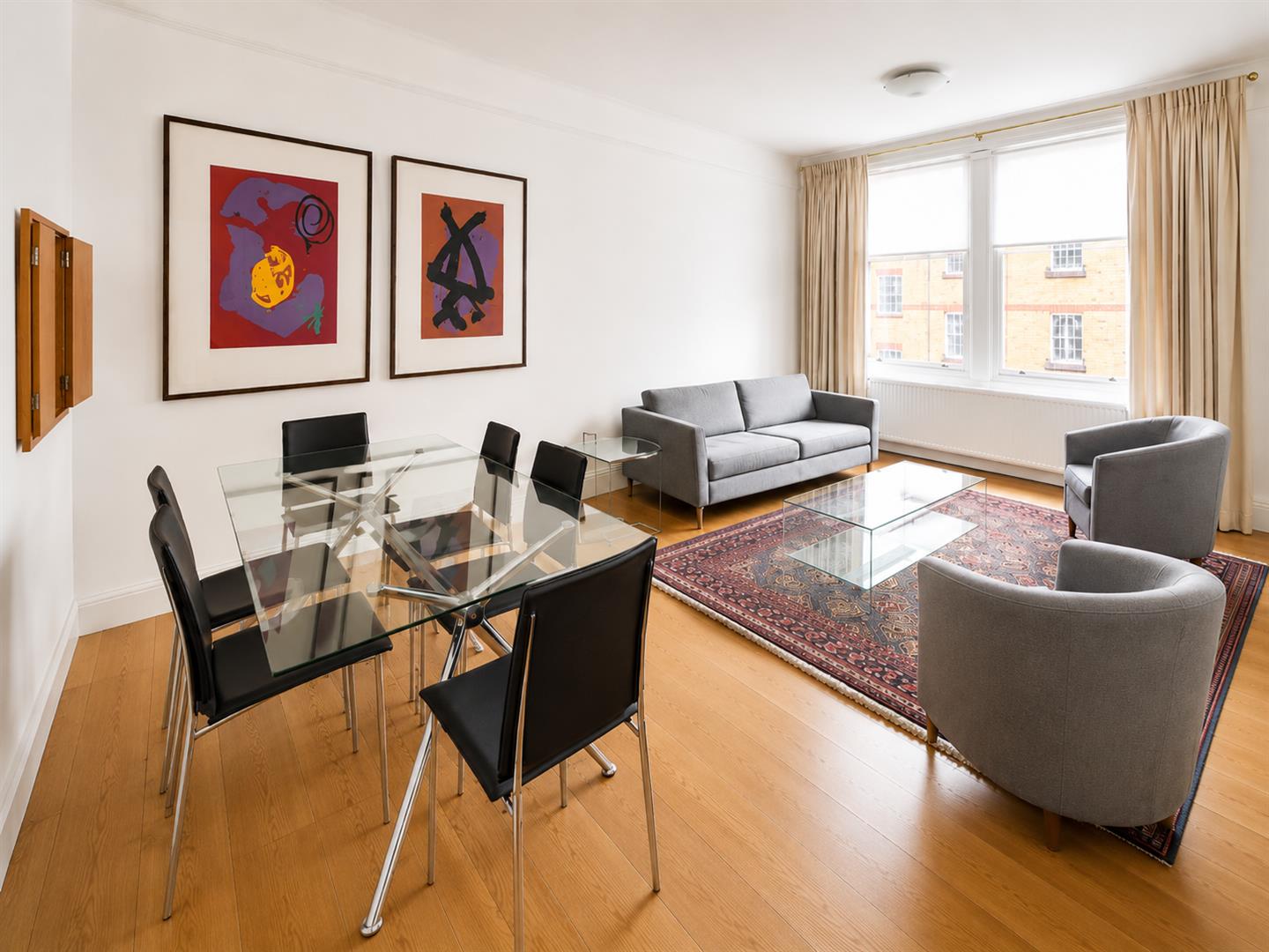 Flat Ridgmount Gardens in Greater London