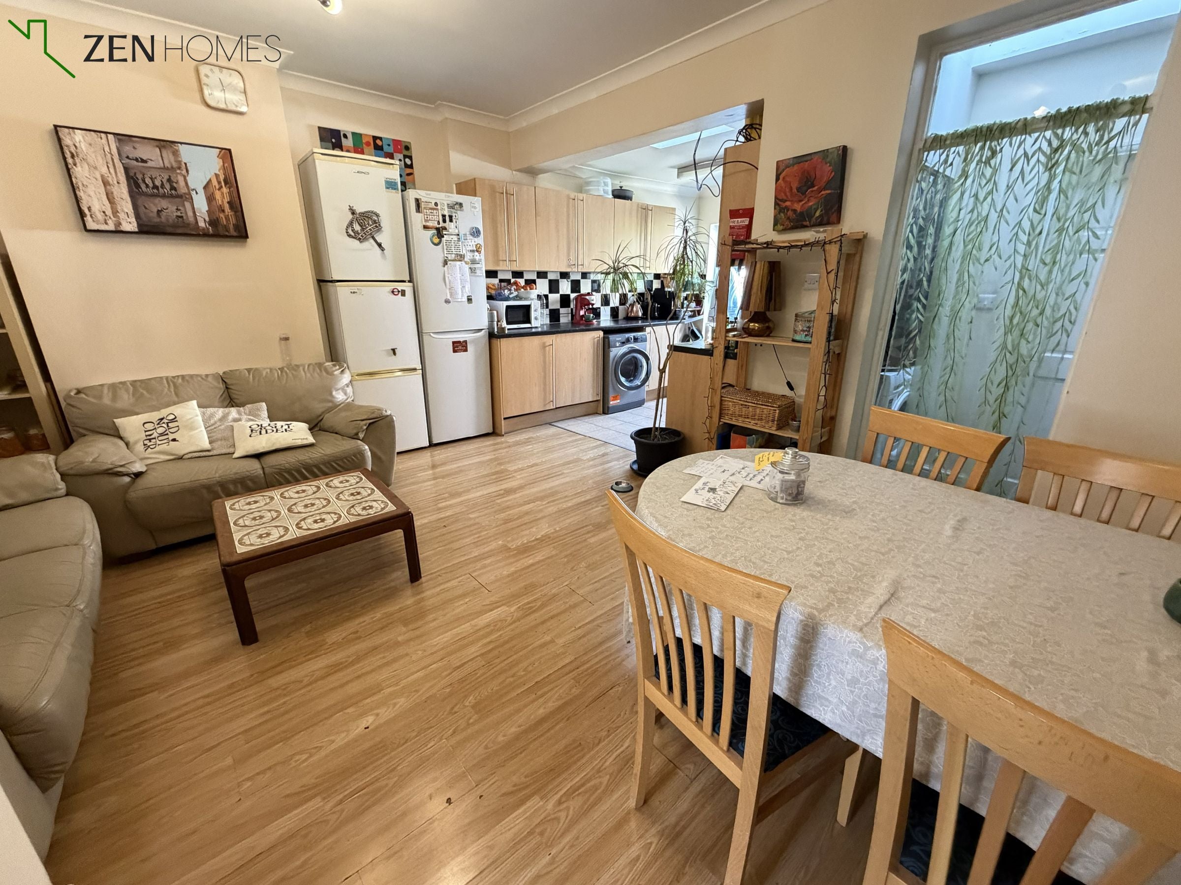 Room Russell Avenue in Greater London