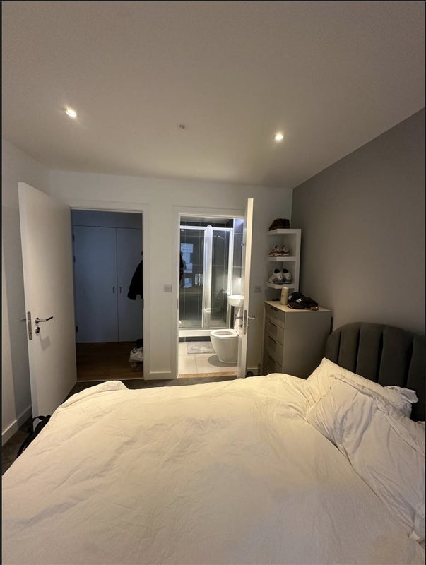 Room Prize Walk in Greater London