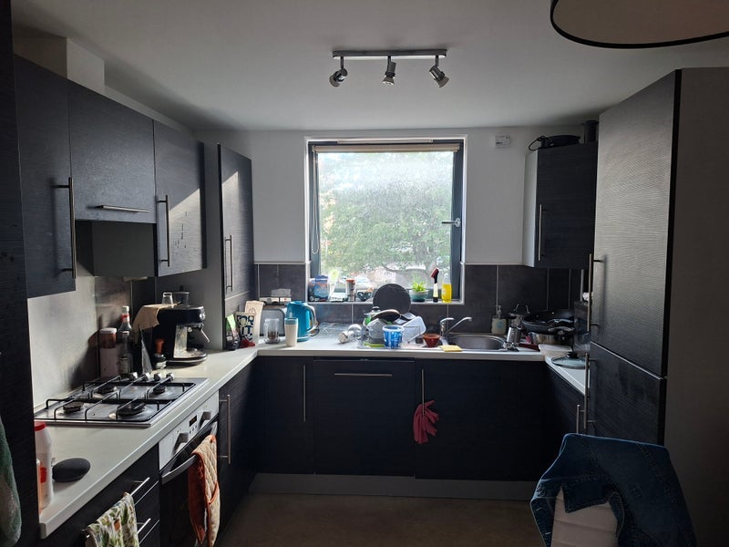 Room Robertson Avenue in City of Edinburgh