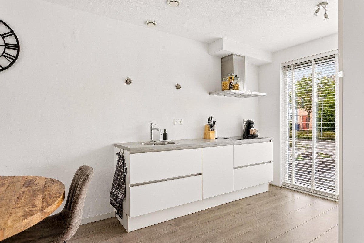 Tussenwoning te koop: Tante Pollewopstraat 32, Almere
