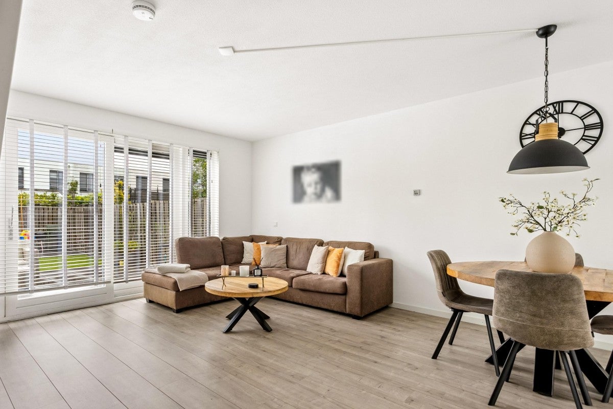 Tussenwoning te koop: Tante Pollewopstraat 32, Almere