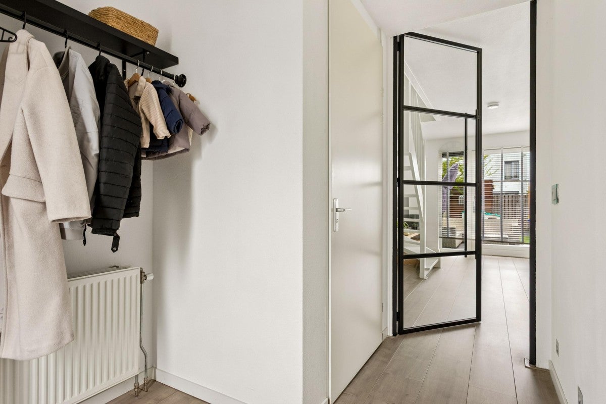 Tussenwoning te koop: Tante Pollewopstraat 32, Almere