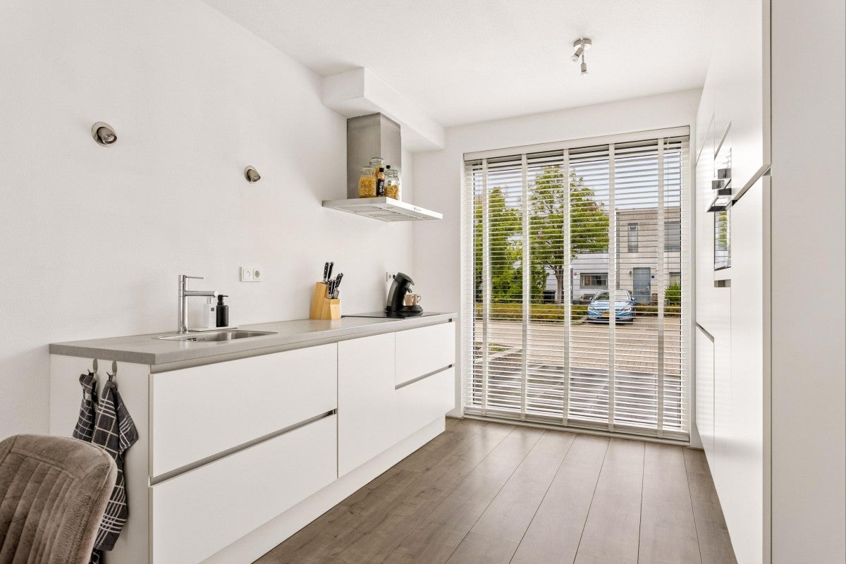 Tussenwoning te koop: Tante Pollewopstraat 32, Almere
