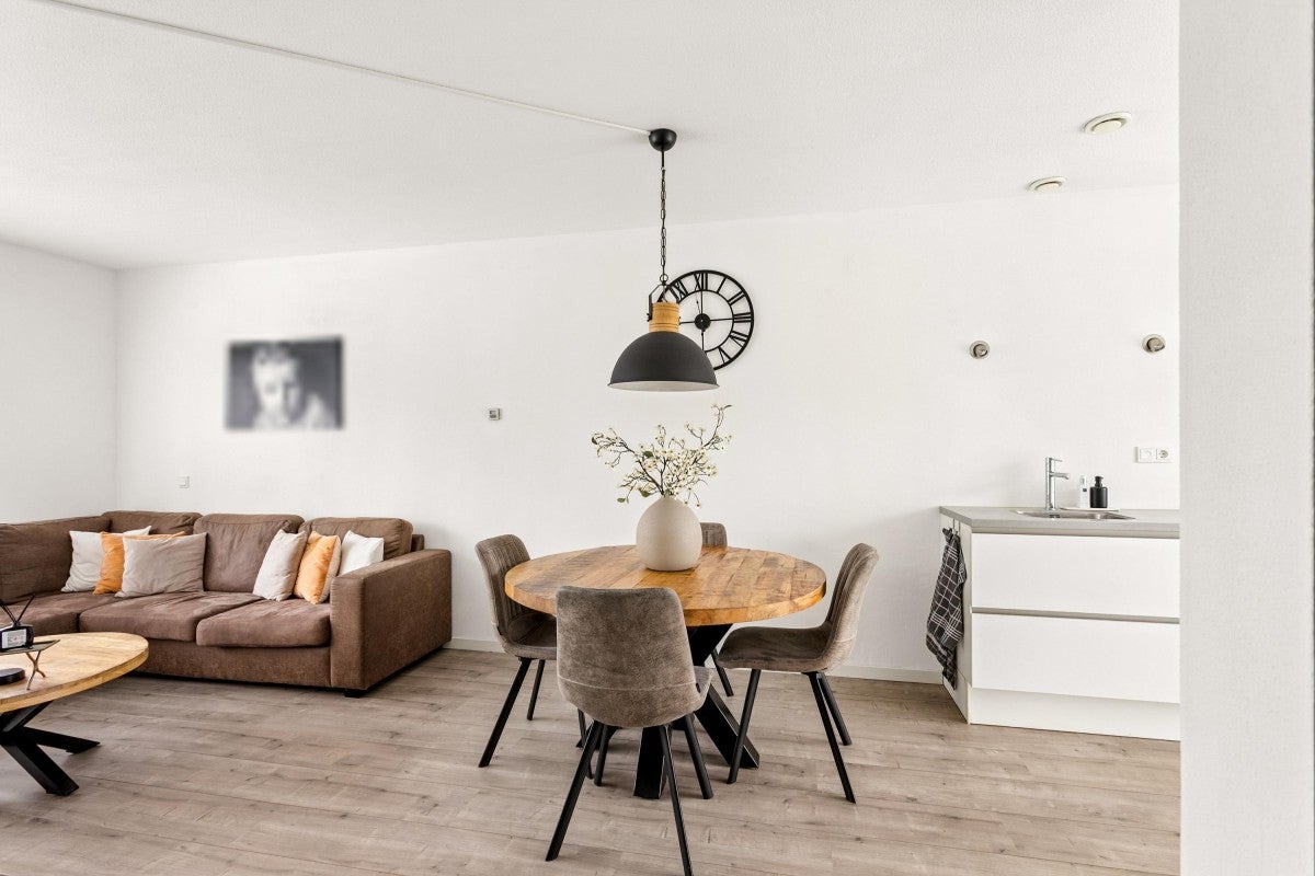 Tussenwoning te koop: Tante Pollewopstraat 32, Almere