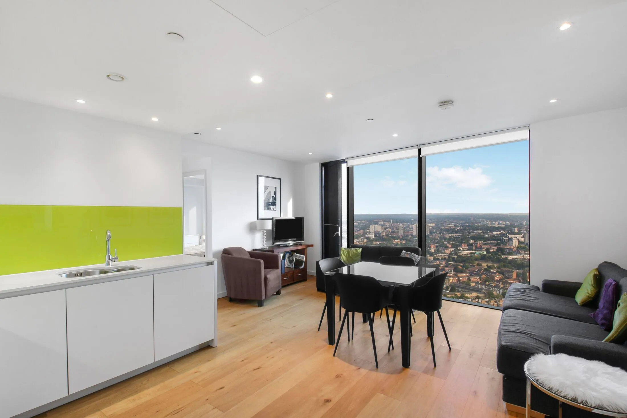 Flat Wollaston Close in Greater London