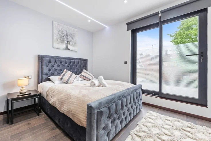 Room Woodstock Road in Greater London