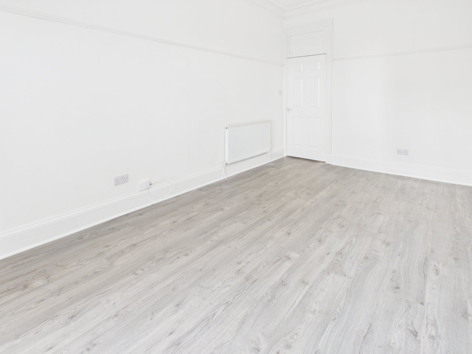 Flat Causeyside Street in Paisley