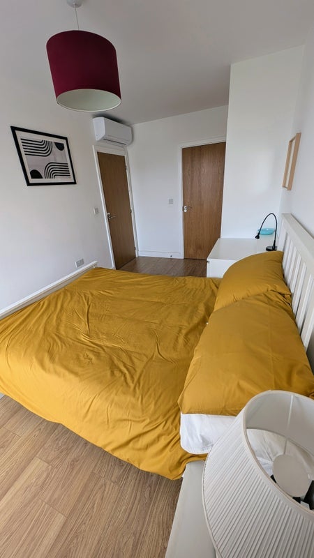 Room Whiston Road in Greater London