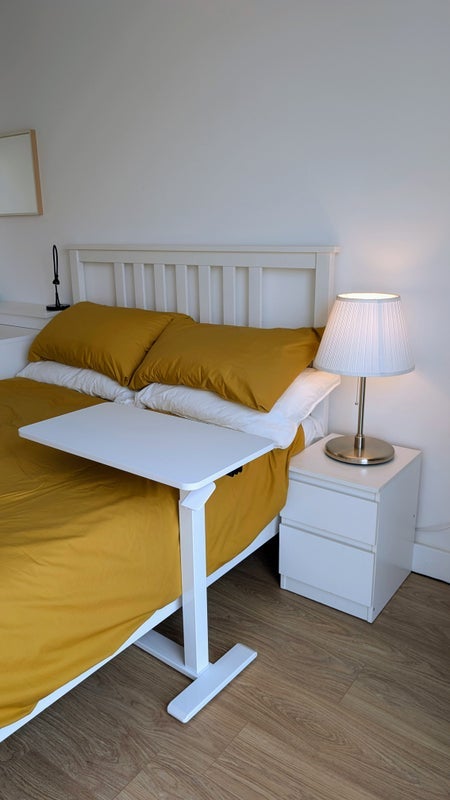 Room Whiston Road in Greater London