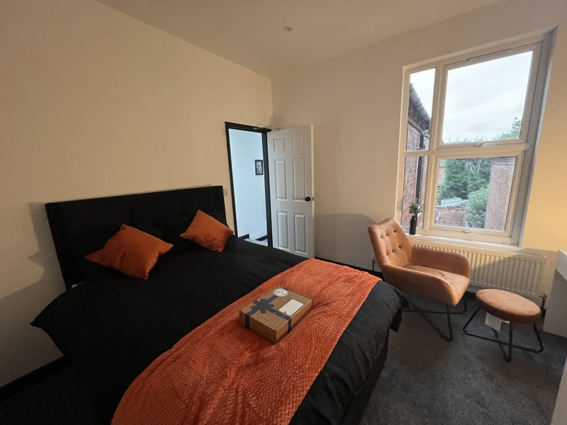 Room Middleborough Road in Coventry