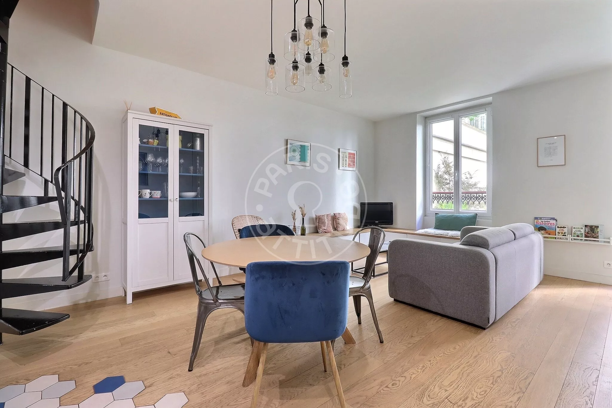 Flat Rue Claude Pouillet in Paris