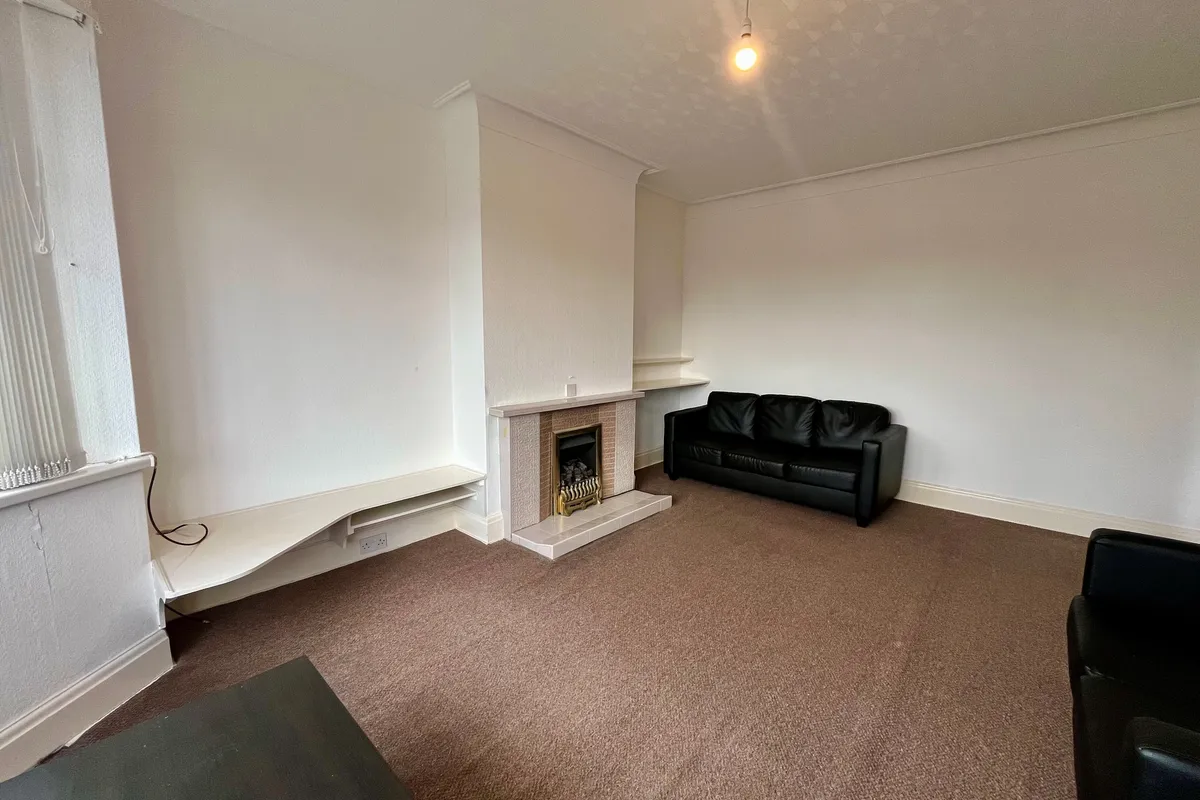 Flat St Anne's Road in Leeds