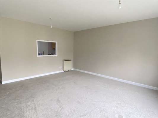 Flat Crompton Fields in Crawley