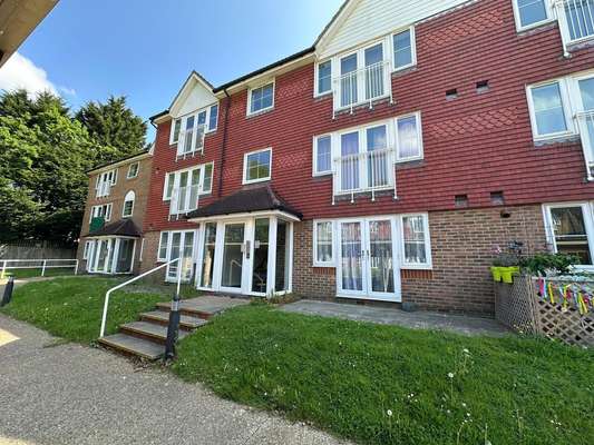 Flat Crompton Fields in Crawley