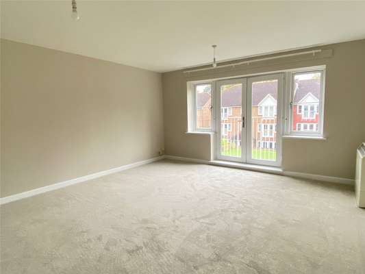 Flat Crompton Fields in Crawley