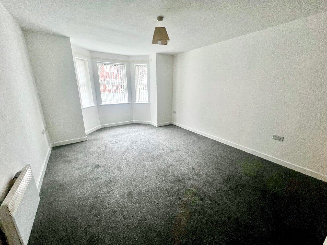 Flat Ashfield Gardens in Warrington