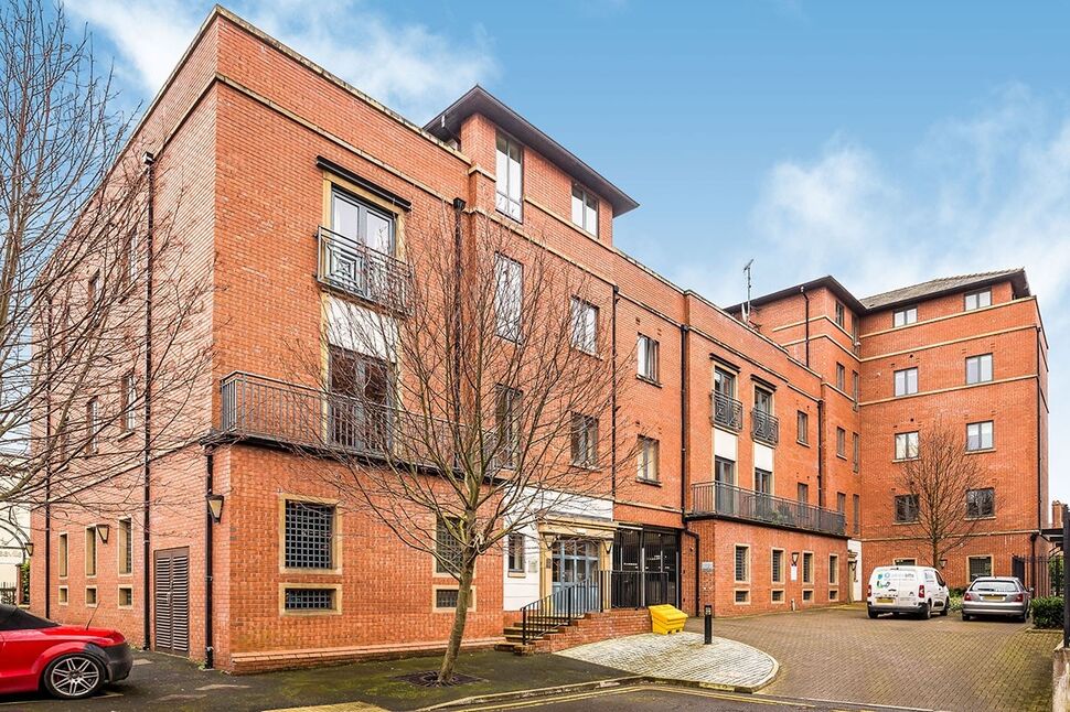 Flat Seller Street in Chester