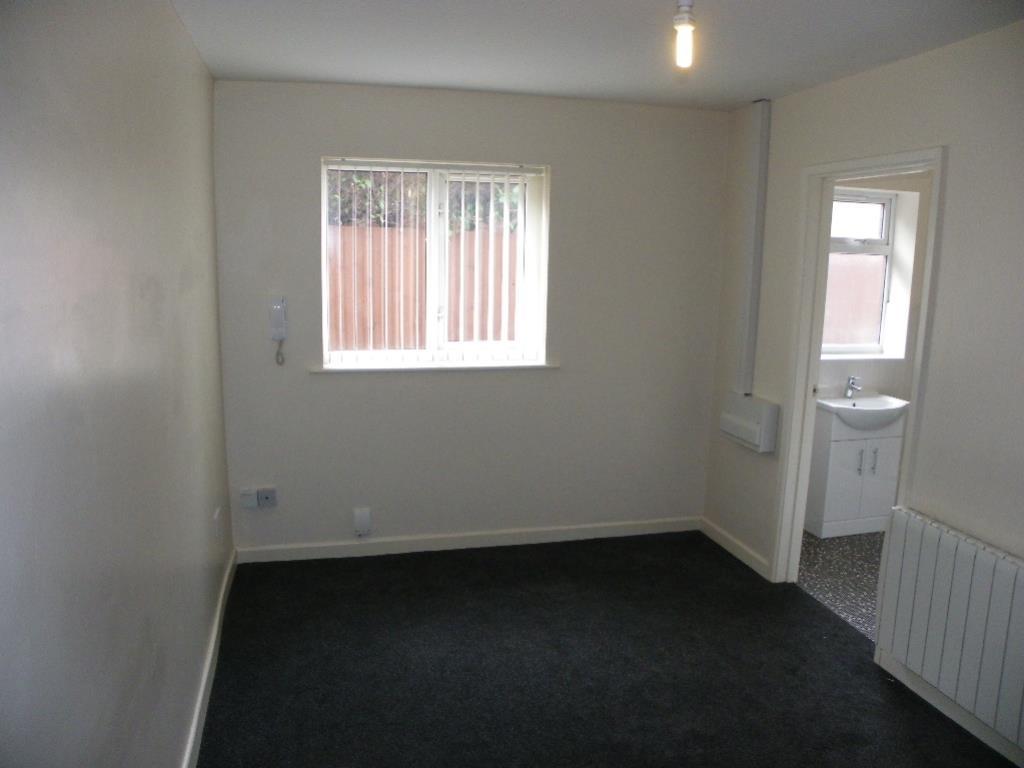 Flat Foleshill Road in Coventry