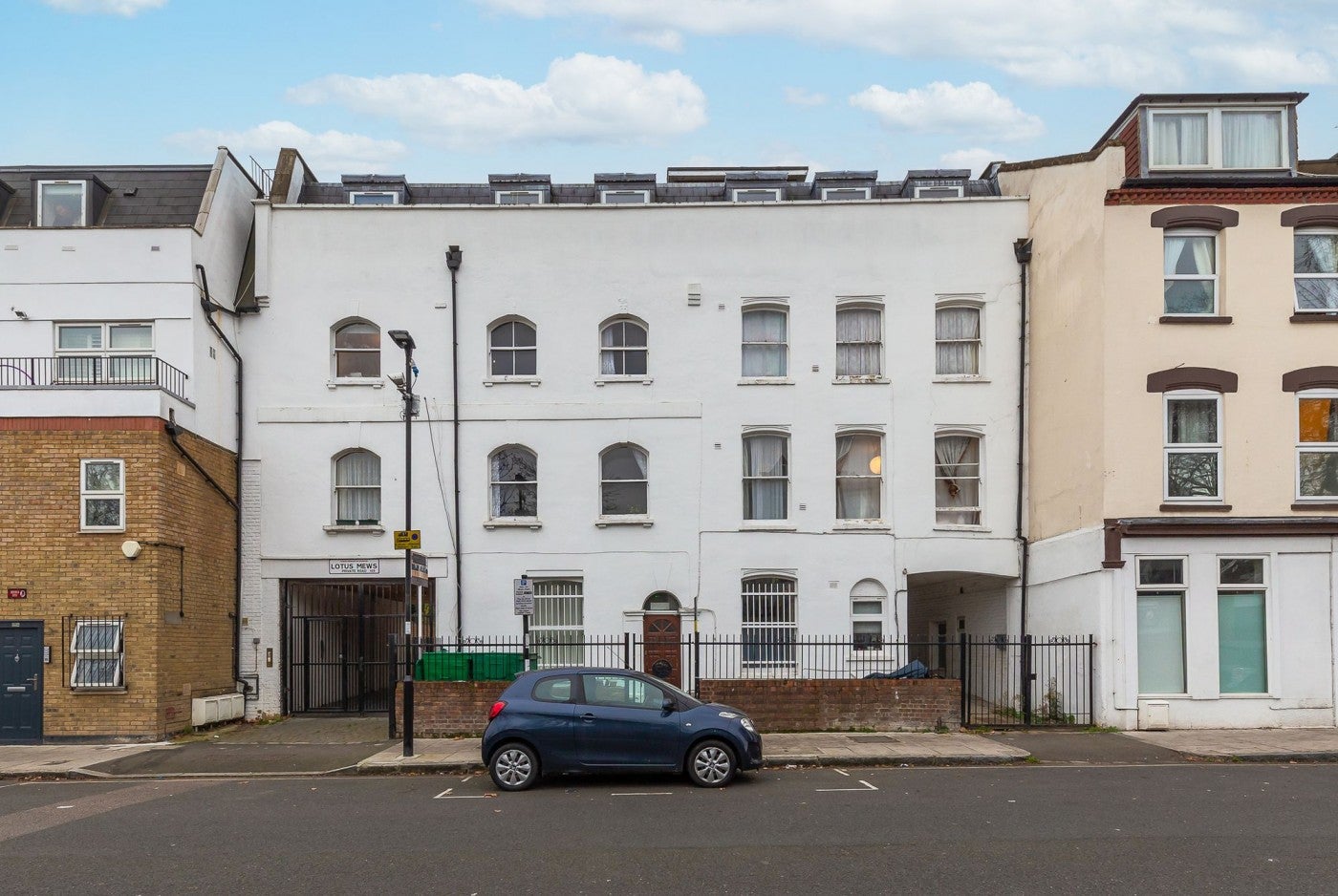 Flat Lotus Mews in Greater London