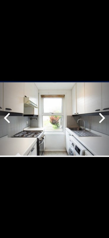 Room Warwick Road in Greater London