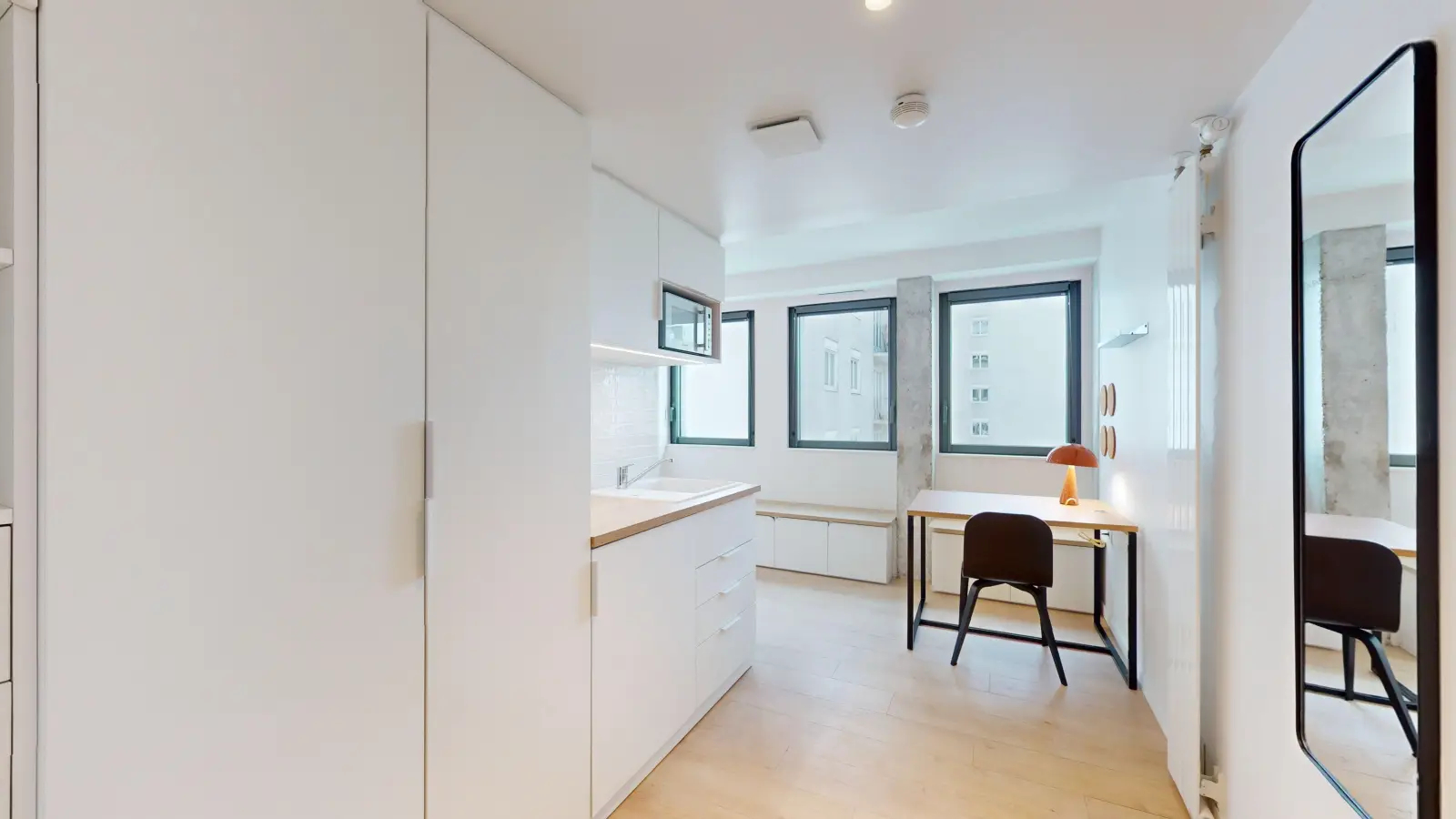 Room Square Charles Laurent in Paris
