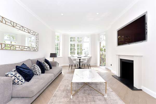 Flat Elm Tree Road in City of Westminster