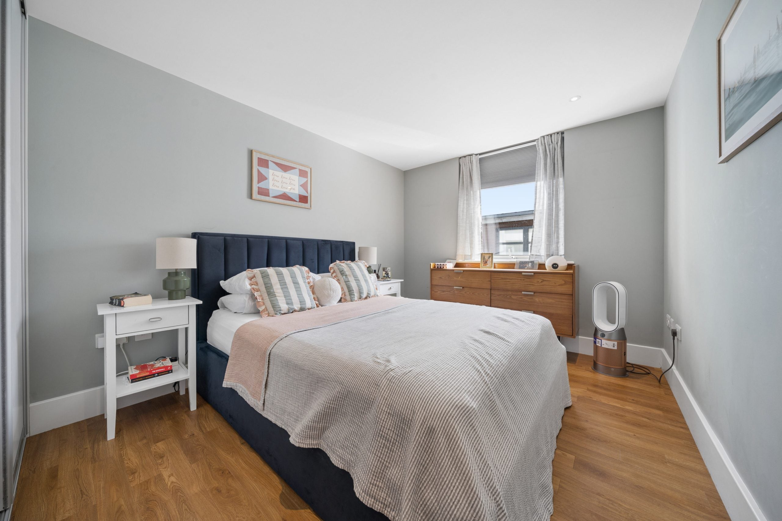 Flat Offord Road in Greater London