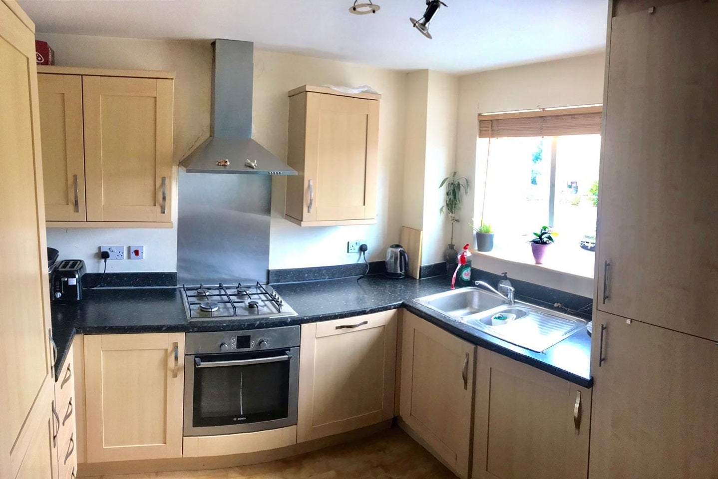 Flat Chertsey Road in Greater London