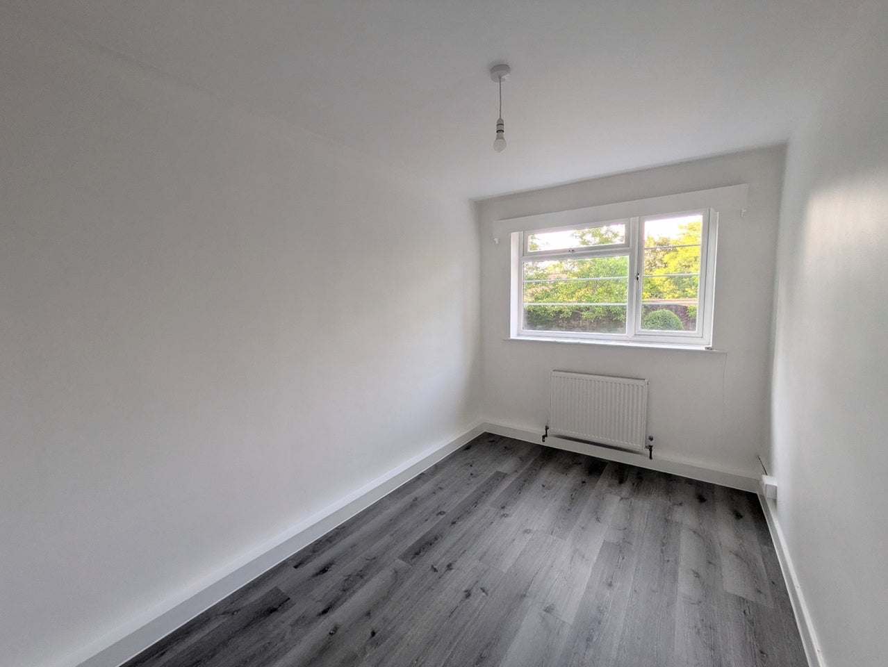 Flat Christchurch Park in Greater London