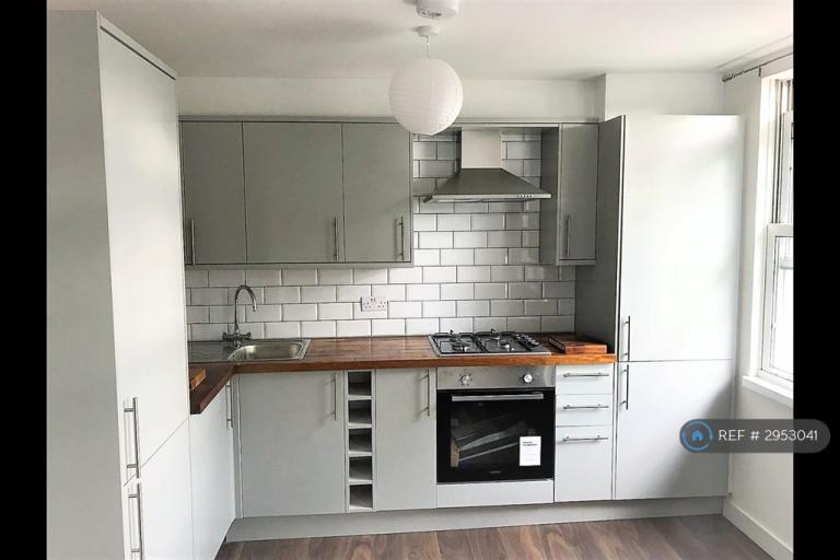 Flat Amersham Road in Greater London