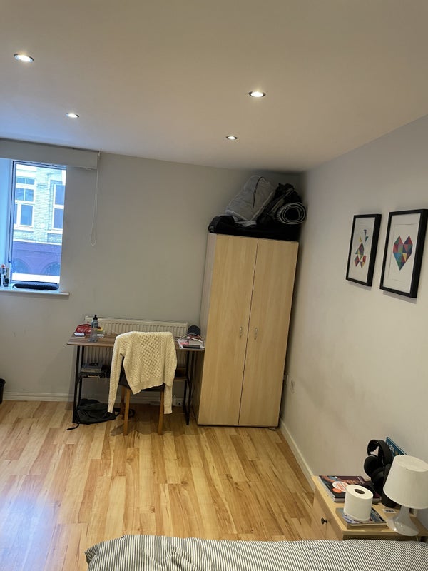Room Commercial Street in Greater London