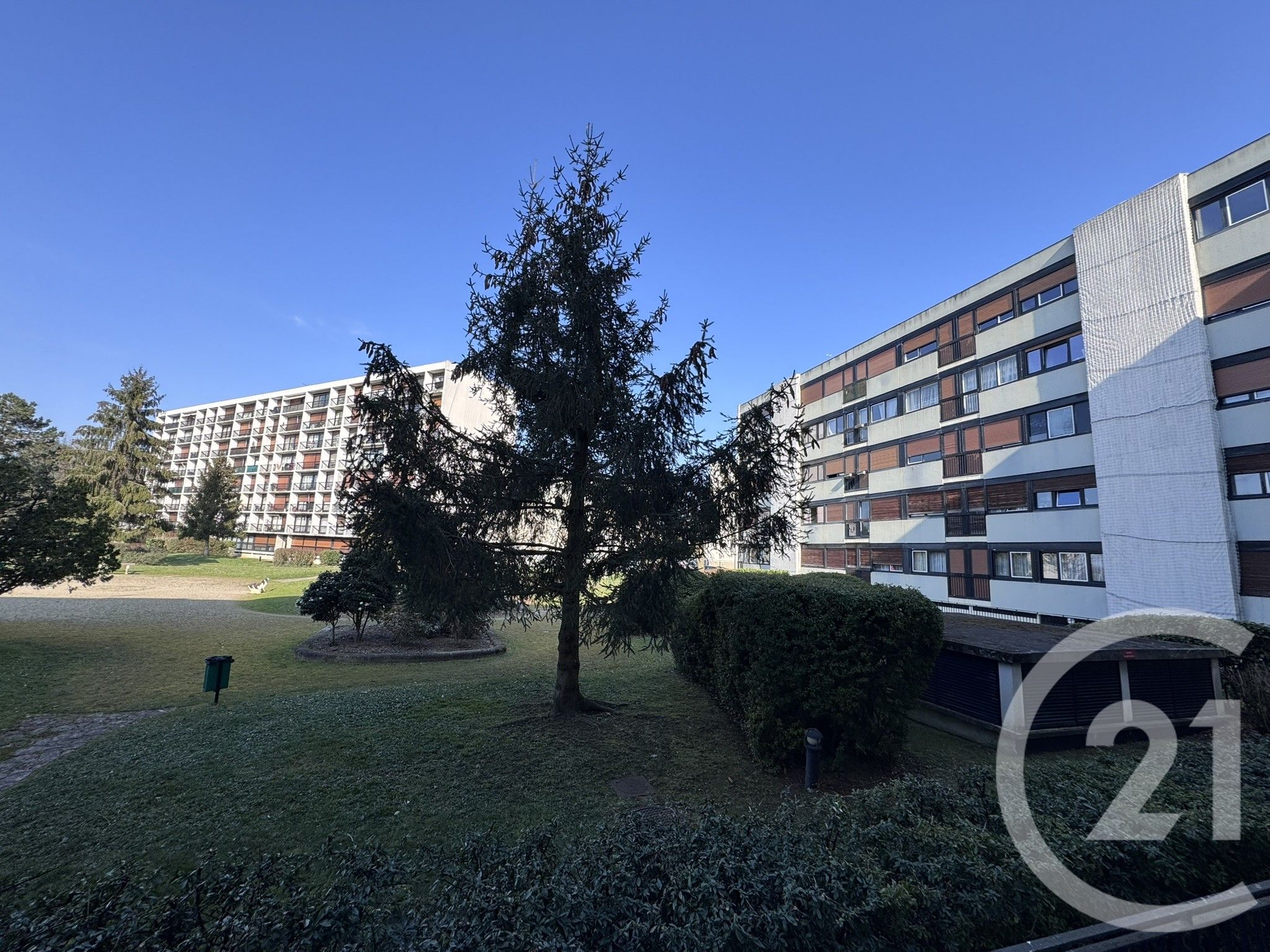 Flat Rue de la Gare in Jouy-le-Moutier