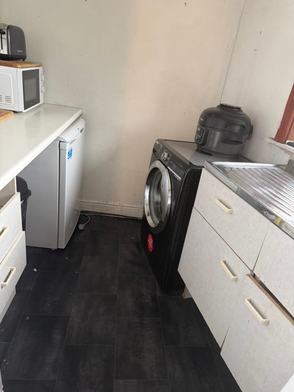 Room Blackburn Road in Borough of Rossendale