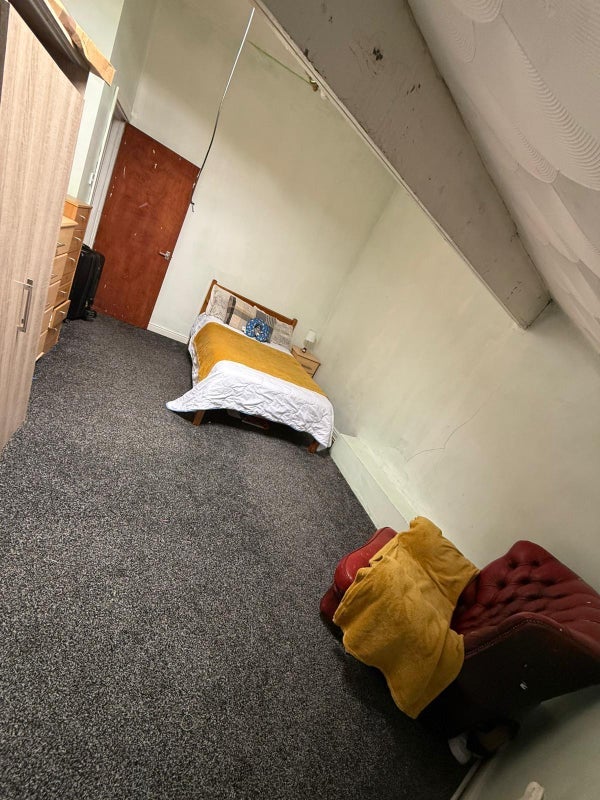 Room Blackburn Road in Borough of Rossendale