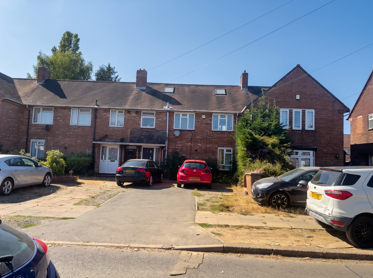 House Cowridge Crescent in Luton
