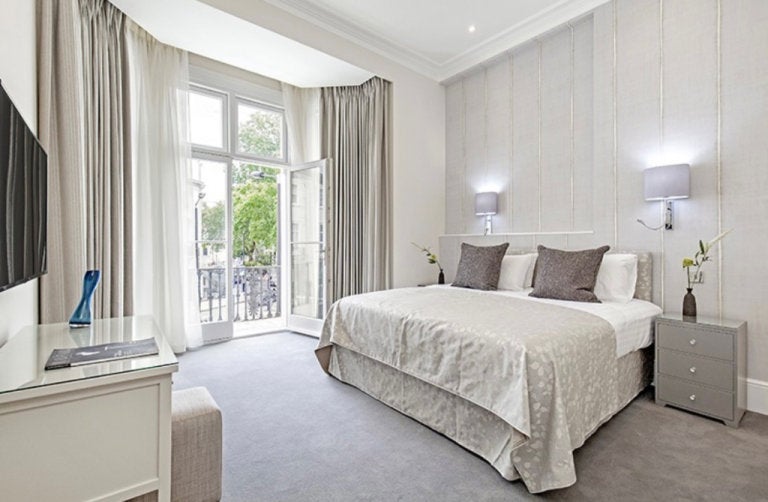 Flat Chesham Place in City of Westminster