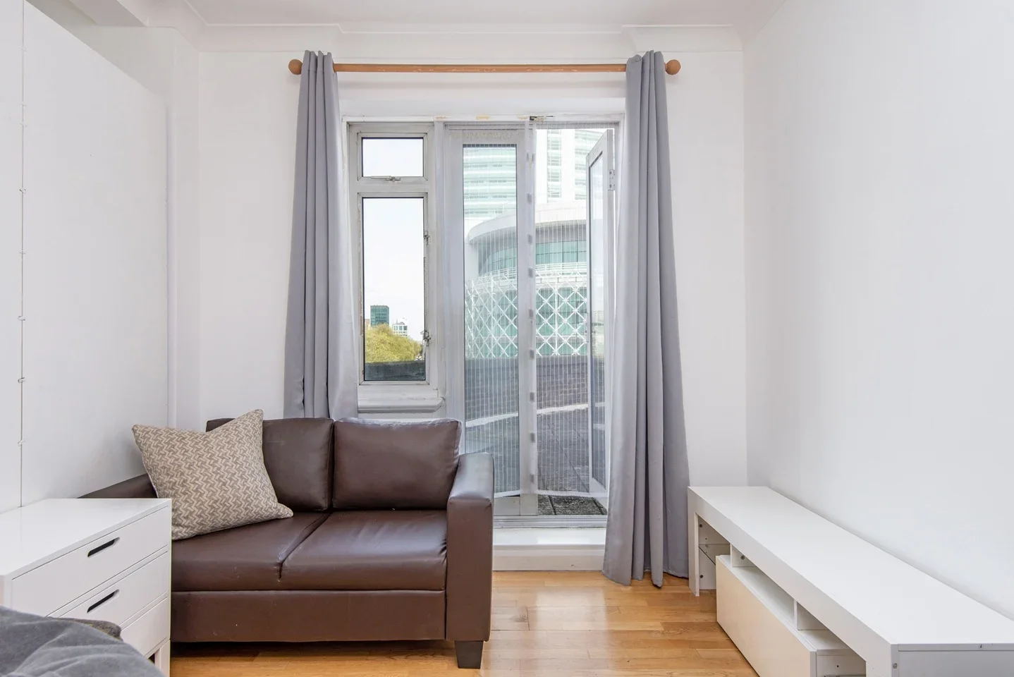 Flat Warren Street in Greater London